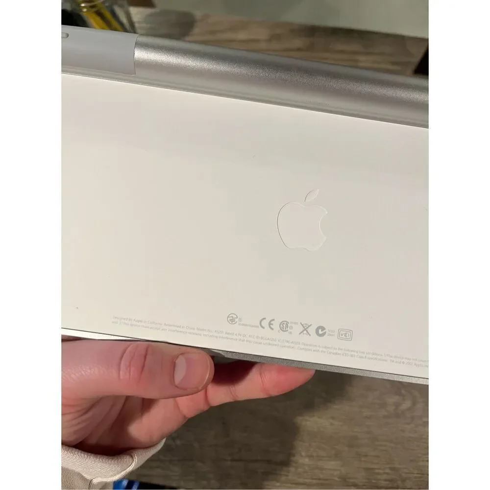 Apple Bluetooth wireless keyboard